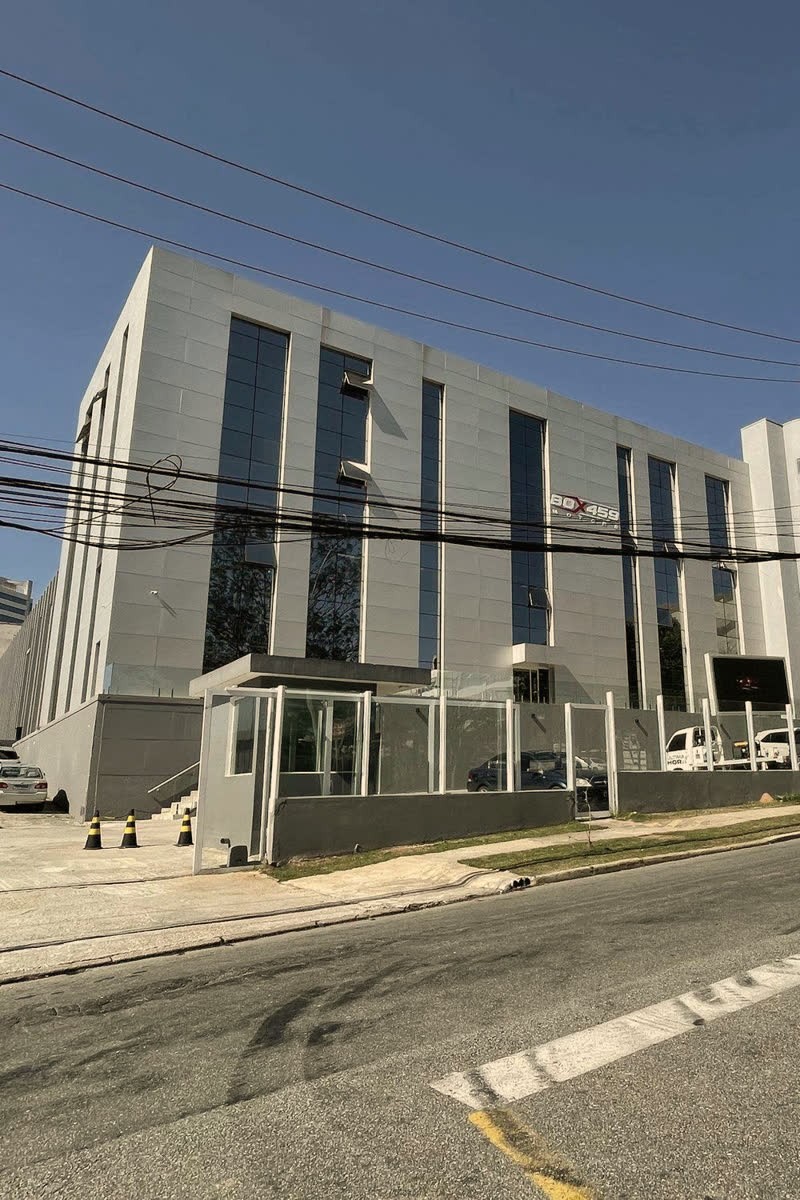 Fachada do prédio na Av. Juruá, 159, em Alphaville